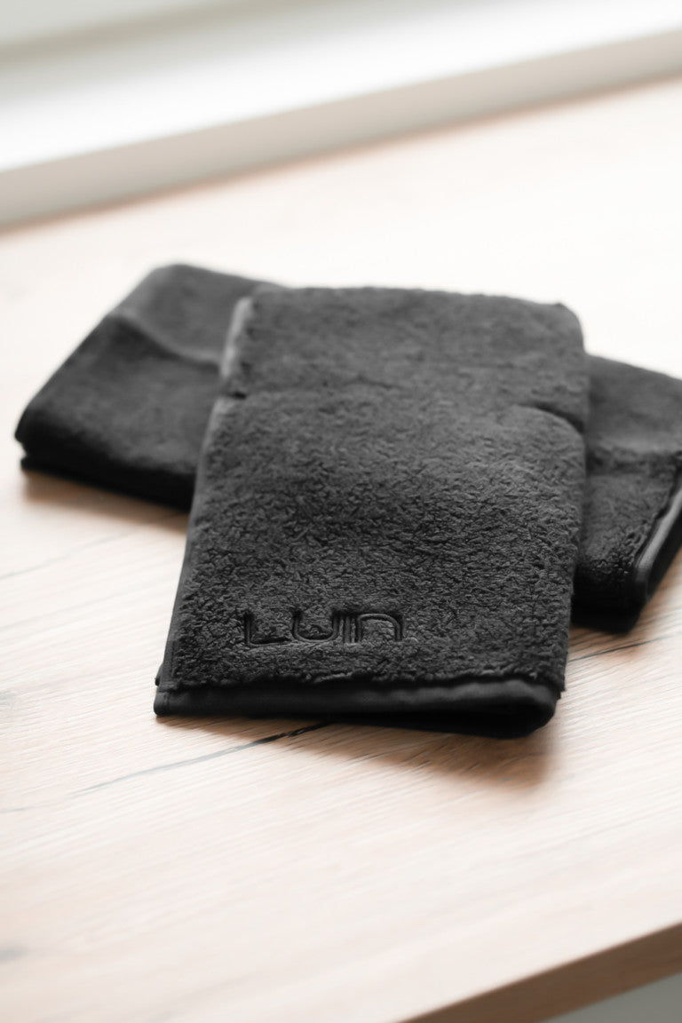 Luin Living - Kasvopyyhe 30×50 cm Black