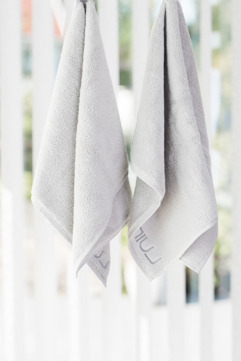 Luin Living - Käsipyyhe 50×80 cm Pearl Grey