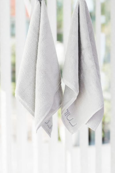 Luin Living - Käsipyyhe 50×80 cm Pearl Grey